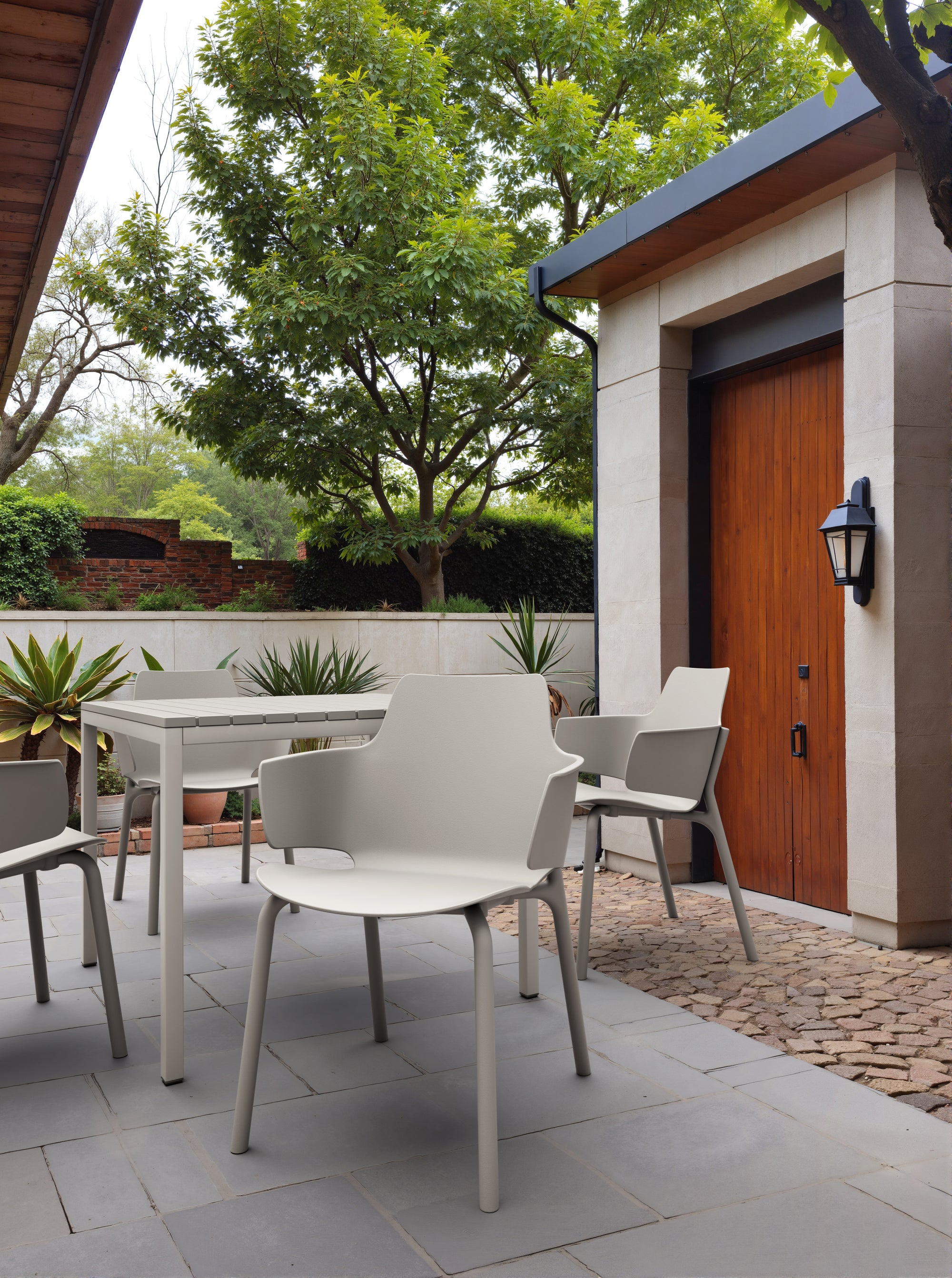 Ambrogio & Babila Sessel